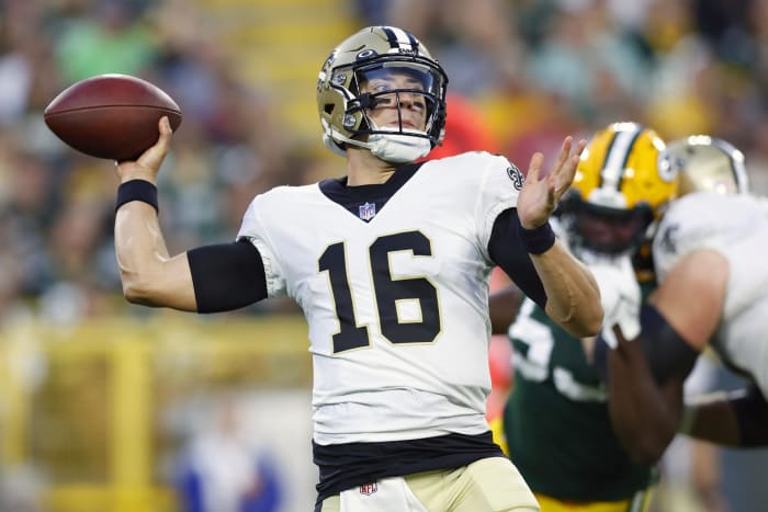 New Orleans Saints quarterback Ian Book (16) throws a pass against the Green Bay Packers. Mandatory Credit: Jeff Hanisch-USA TODAY